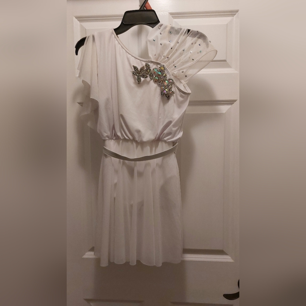 Elegant White Dress with Embellished Detail